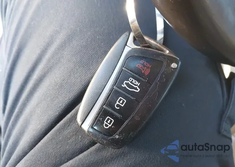 2016 Hyundai Genesis 3.8 z USA, uszkodzony, nr VIN KMHGN4JE4GU132470